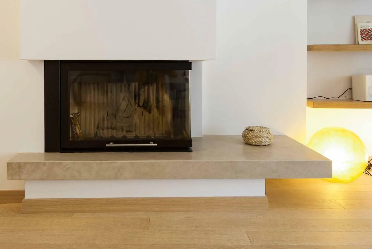 Stylish 3-Bedroom Apartment & Terrace Saloniki