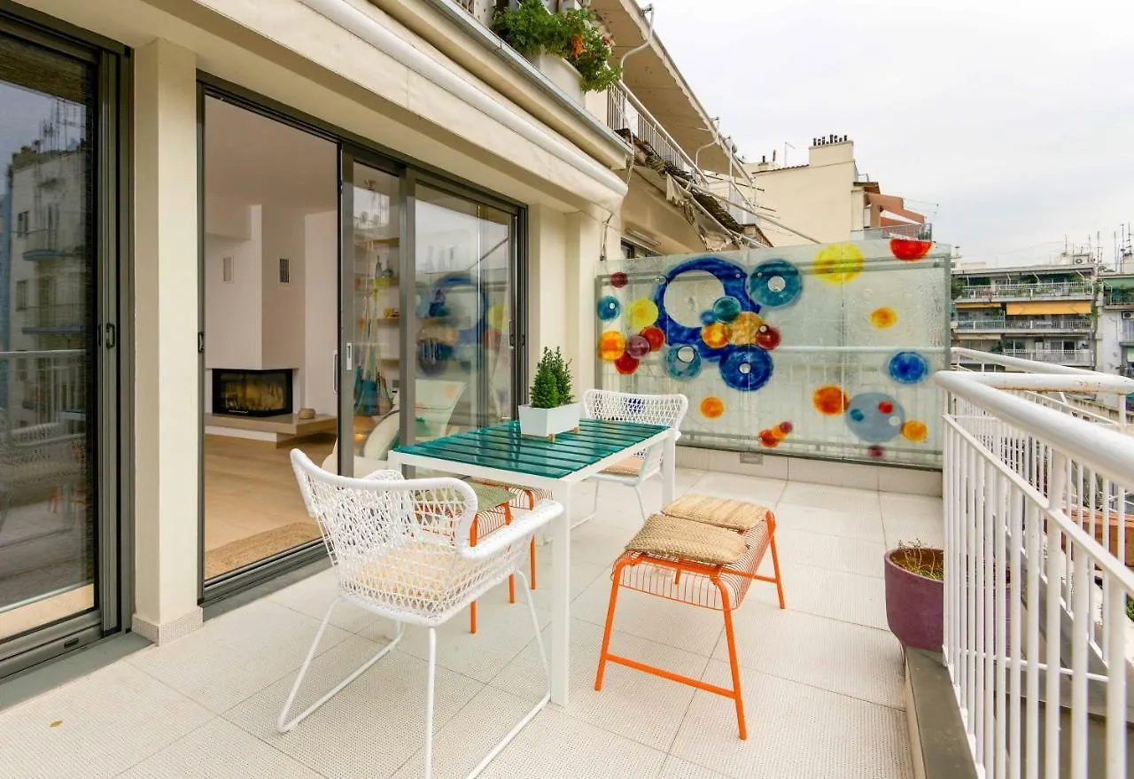 Stylish 3-Bedroom Apartment & Terrace Saloniki Grecja