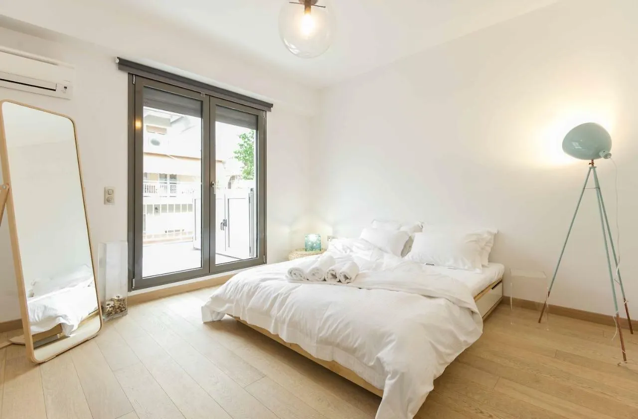 Stylish 3-Bedroom Apartment & Terrace Салоники Греция