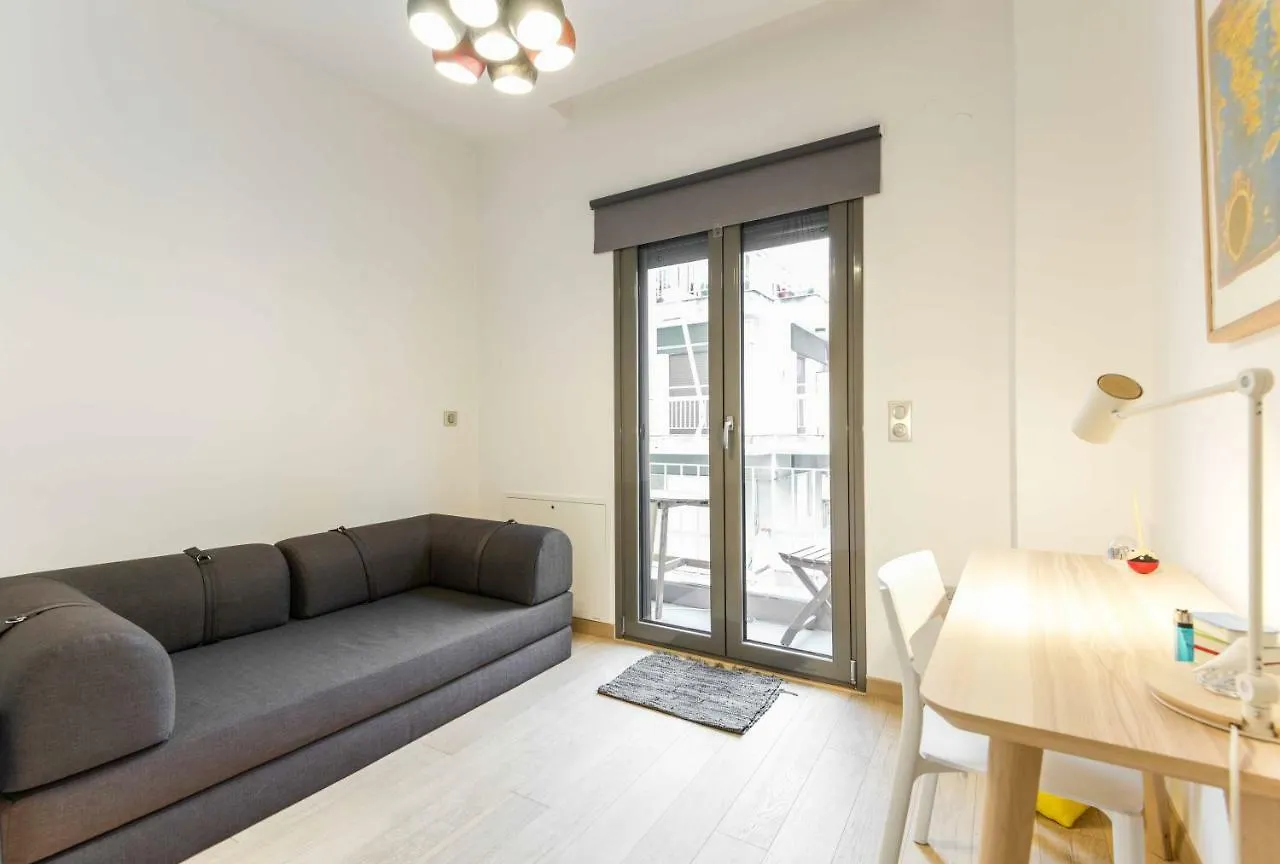 Stylish 3-Bedroom Apartment & Terrace Saloniki Grecja