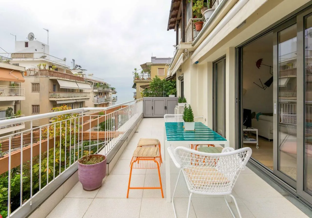 Stylish 3-Bedroom Apartment & Terrace 테살로니키