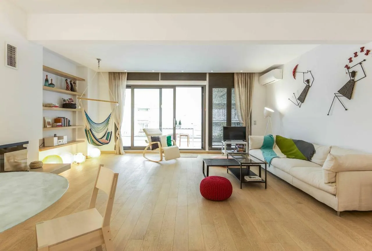 Stylish 3-Bedroom Apartment & Terrace 테살로니키